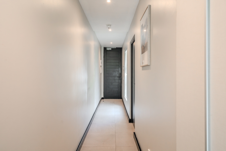 2 Bedroom Property for Sale in Sea Point Western Cape